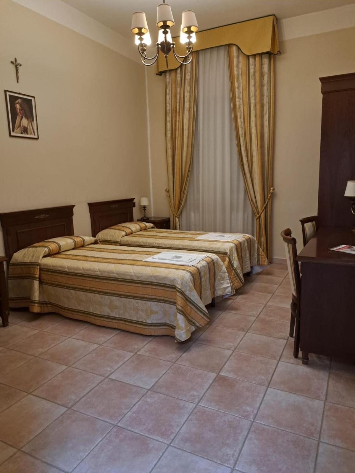 Casapaceebene Hotell San Giovanni Rotondo Exteriör bild