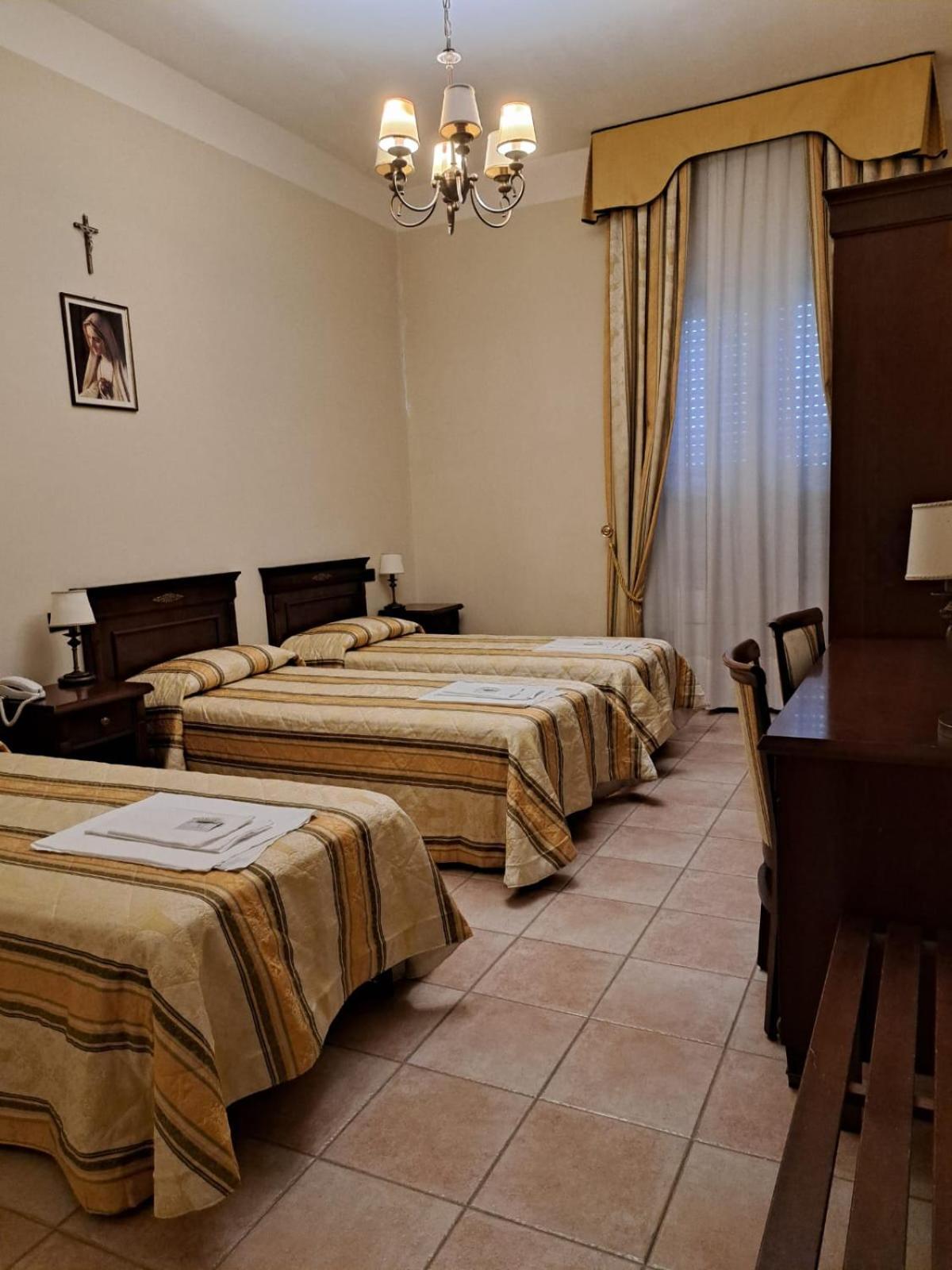 Casapaceebene Hotell San Giovanni Rotondo Exteriör bild